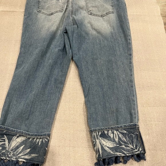 [2.5/US14]Chico’s So Slimming Girlfriend Slim Leg Blue Denim Crop Folded Hem - Picture 9 of 10